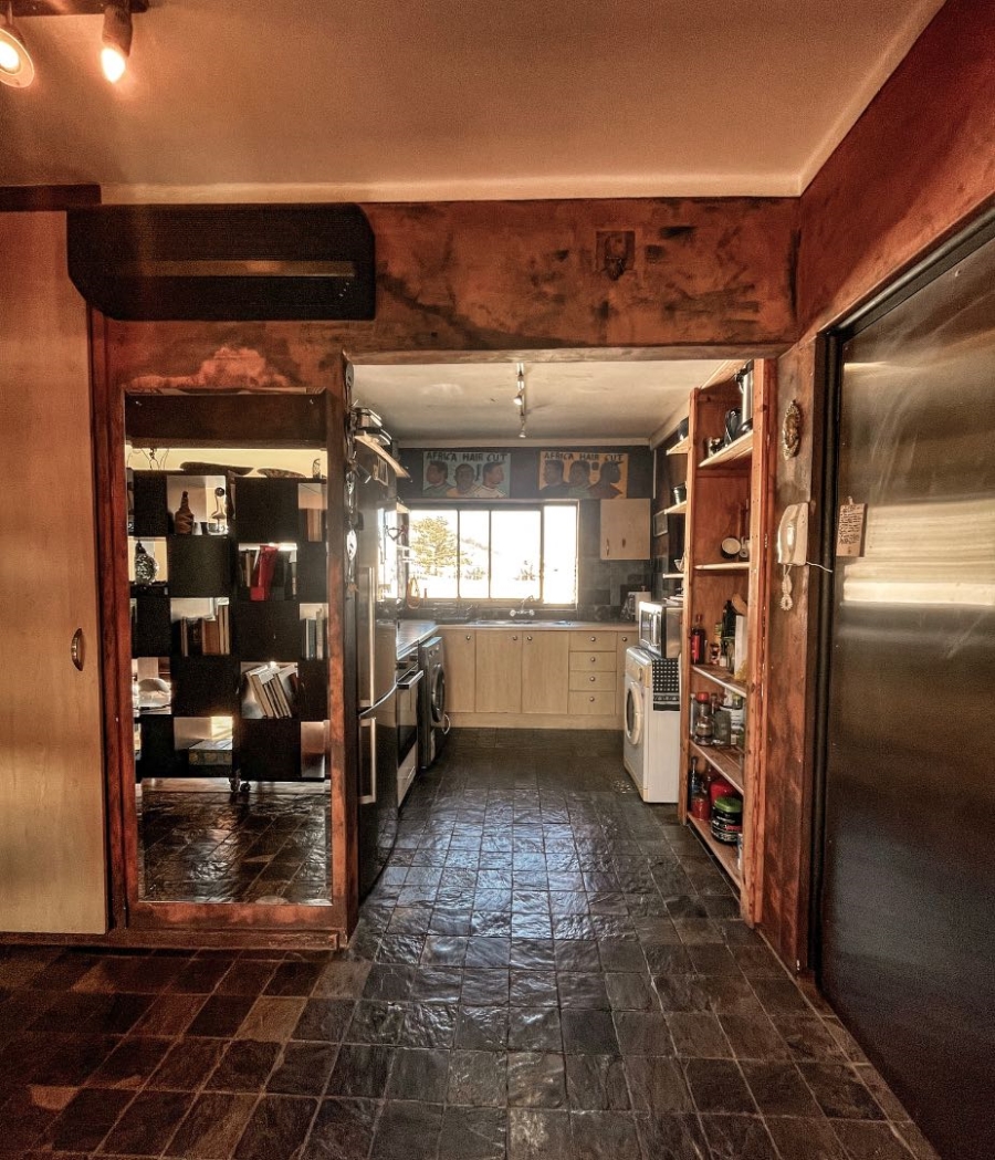 1 Bedroom Property for Sale in Sea Point Western Cape